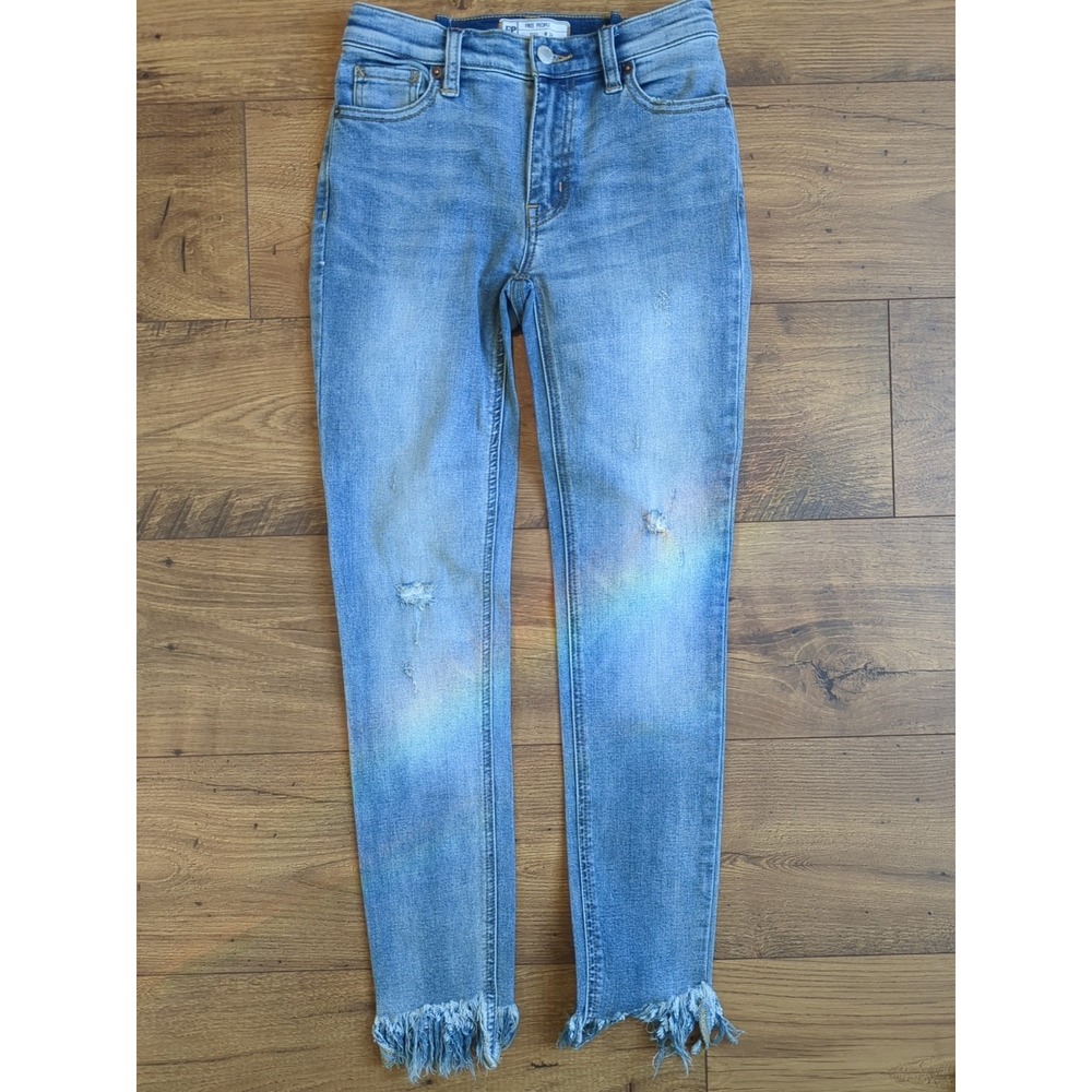 Free People Womens Sz 24 Light Wash Distressed Jeans W/ Fringe Ankles